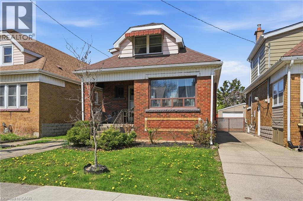 21 Weir Street N, Hamilton, Ontario  L8H 5E7 - Photo 3 - 40824988