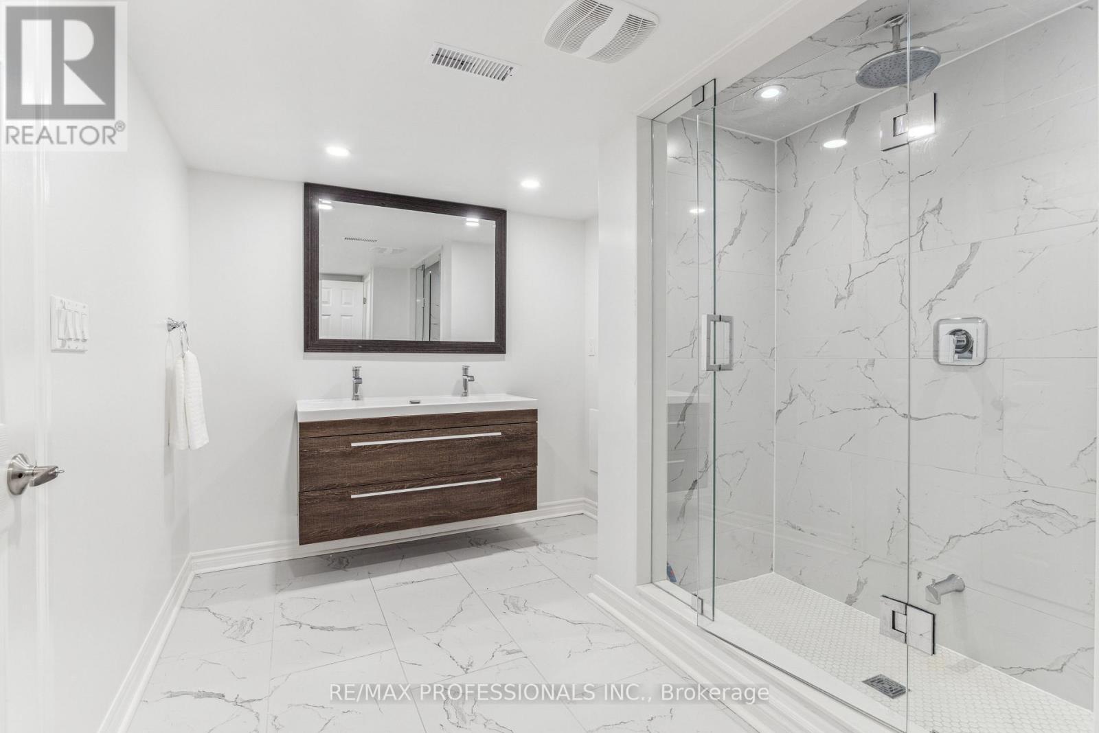 1416 The Links Drive, Oakville, Ontario  L6M 2N9 - Photo 29 - W13083604