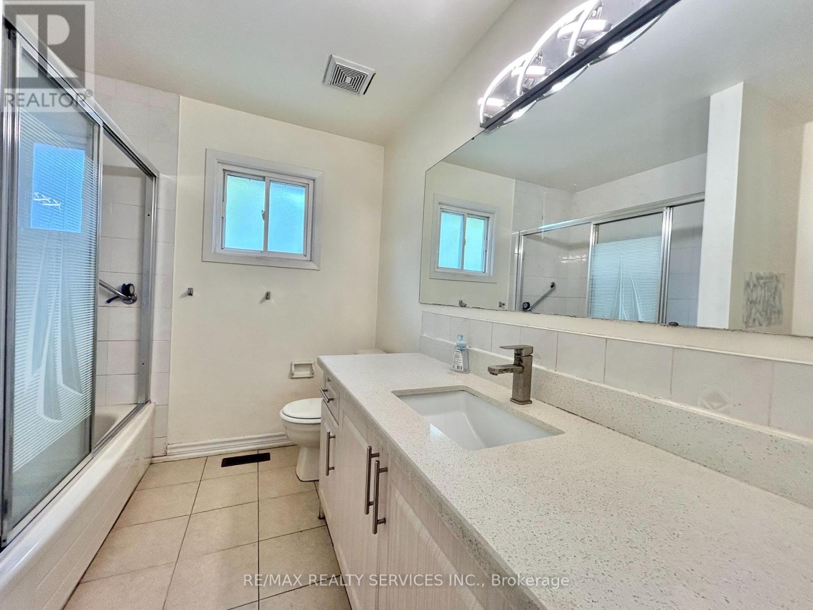 1 Braidwood Lake Road, Brampton, Ontario  L6Z 2K1 - Photo 14 - W13083636