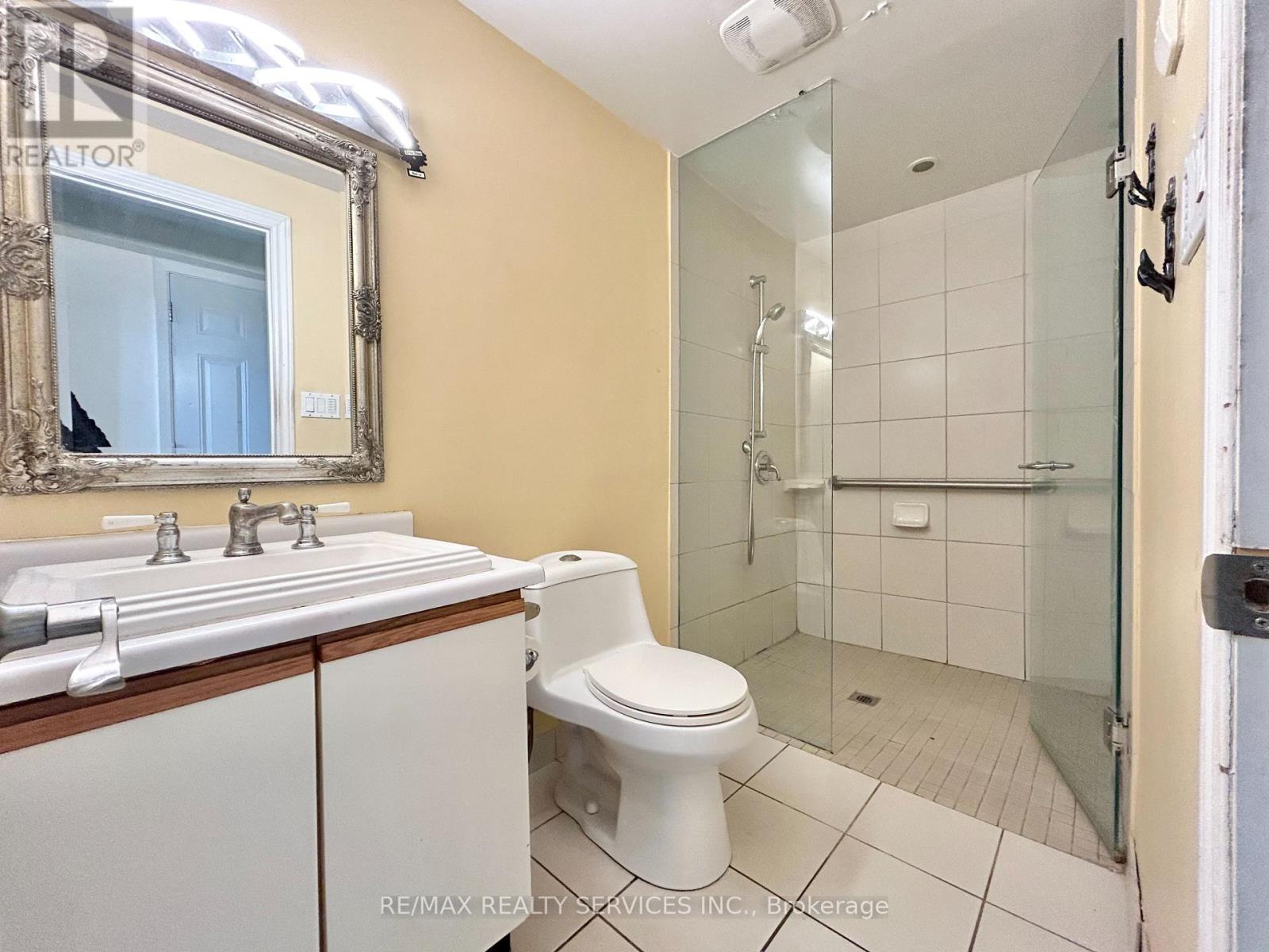 1 Braidwood Lake Road, Brampton, Ontario  L6Z 2K1 - Photo 18 - W13083636