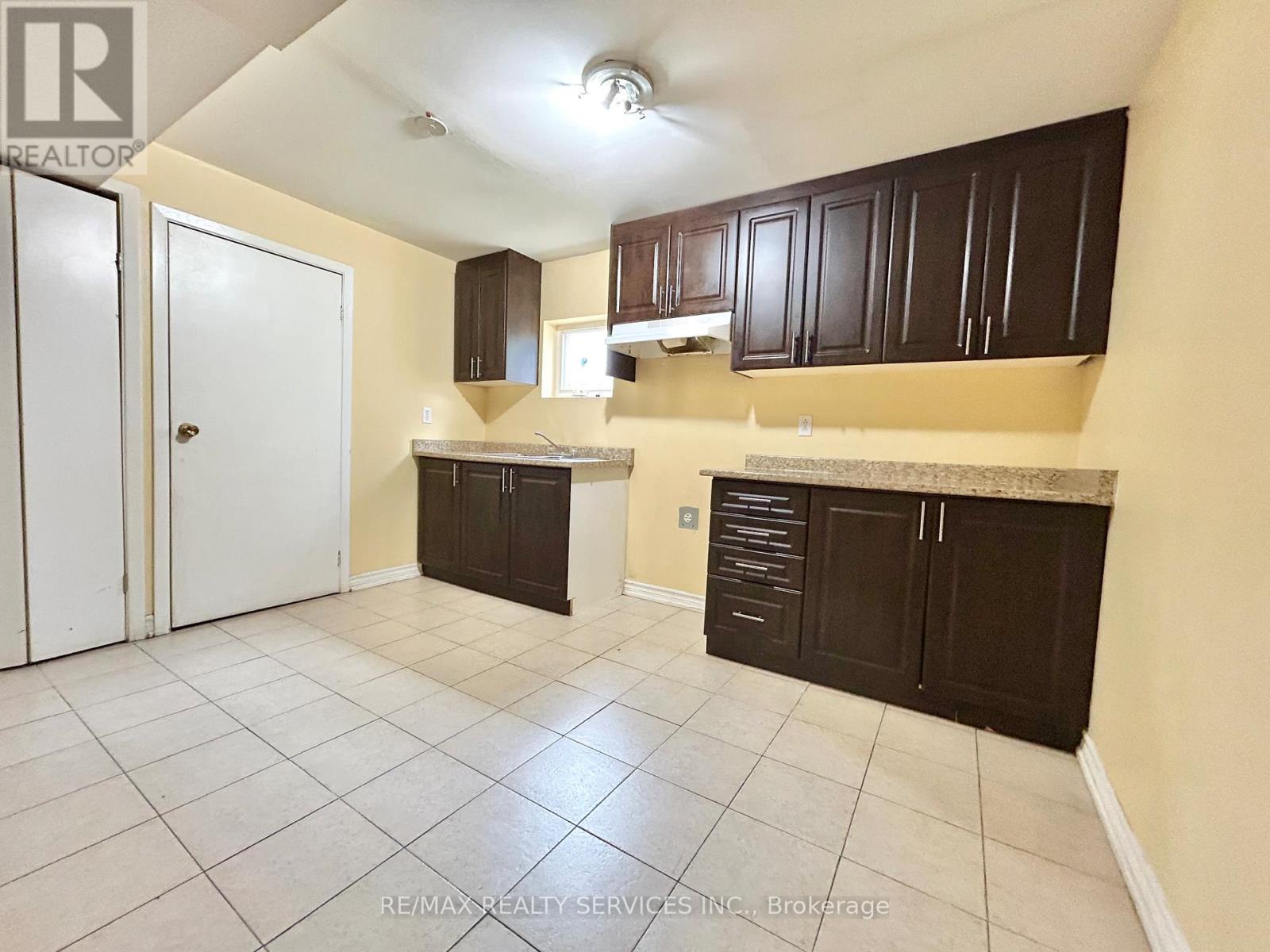 1 Braidwood Lake Road, Brampton, Ontario  L6Z 2K1 - Photo 21 - W13083636