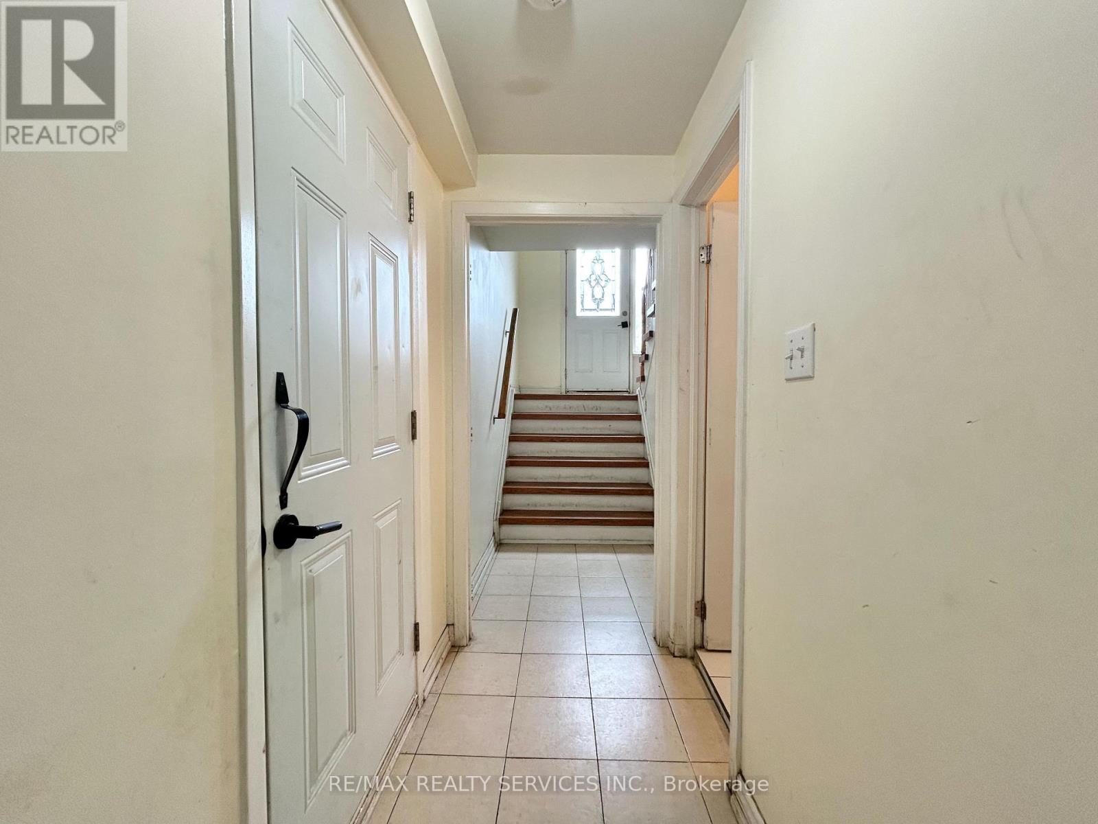 1 Braidwood Lake Road, Brampton, Ontario  L6Z 2K1 - Photo 6 - W13083636