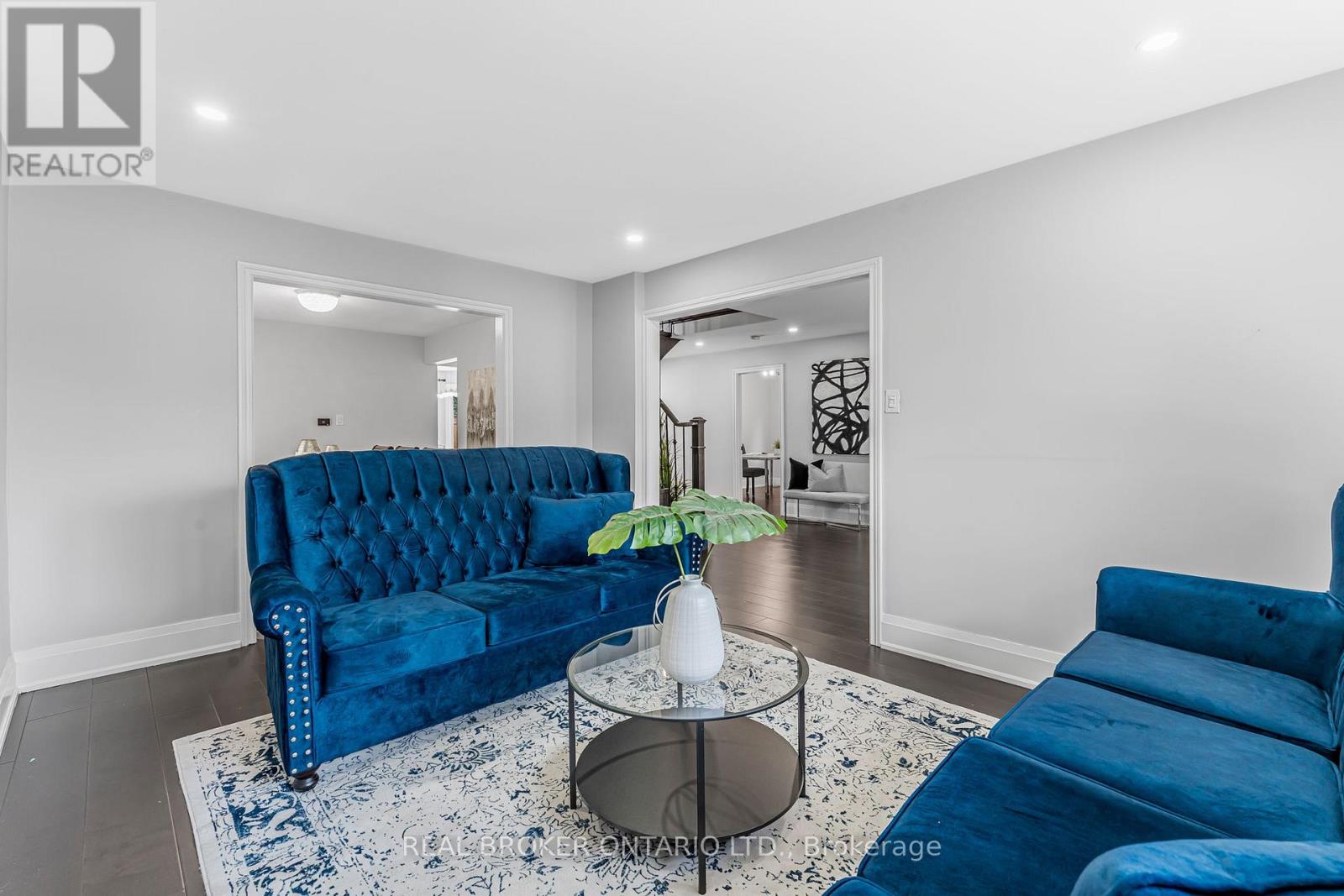 1221 Creekside Drive, Oakville, Ontario  L6H 4Y8 - Photo 11 - W13083700