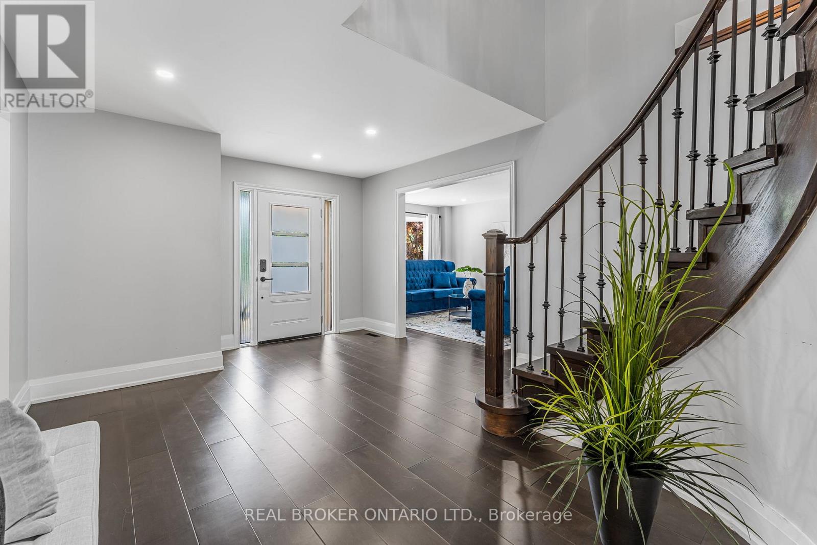 1221 Creekside Drive, Oakville, Ontario  L6H 4Y8 - Photo 7 - W13083700