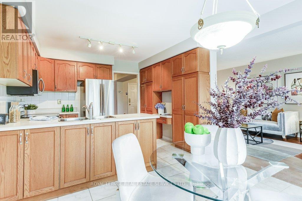 14 - 2103 Berwick Drive, Burlington, Ontario  L7M 4B7 - Photo 17 - W13083728