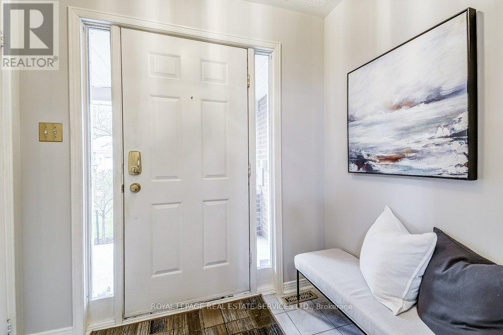14 - 2103 Berwick Drive, Burlington, Ontario  L7M 4B7 - Photo 4 - W13083728