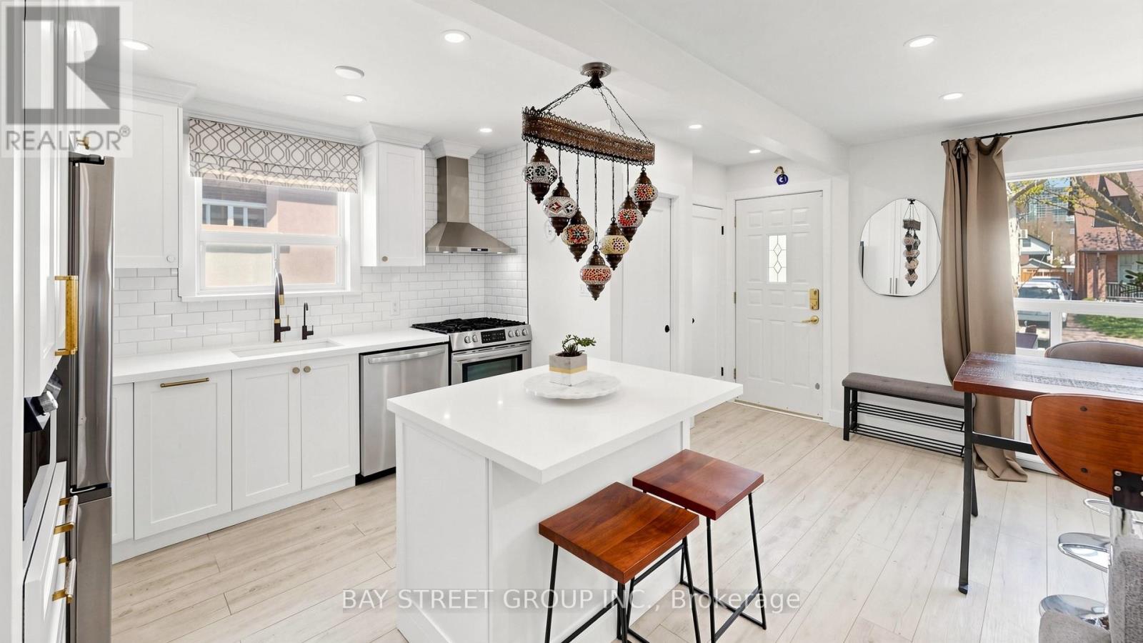 58 Albert Avenue, Toronto, Ontario  M8V 2L7 - Photo 8 - W13083752