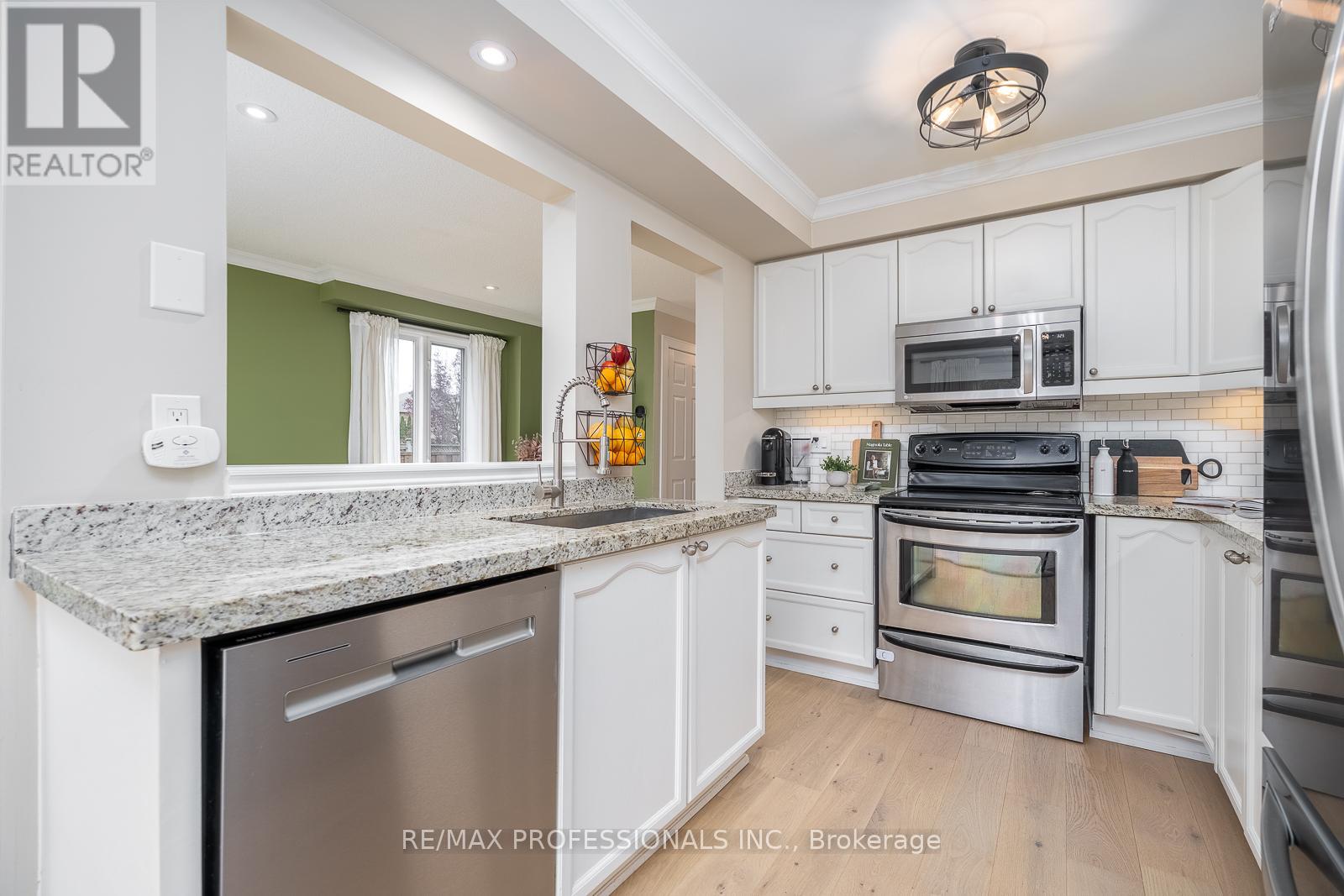 14 - 1745 Creek Way, Burlington, Ontario  L7L 7E1 - Photo 15 - W13083806