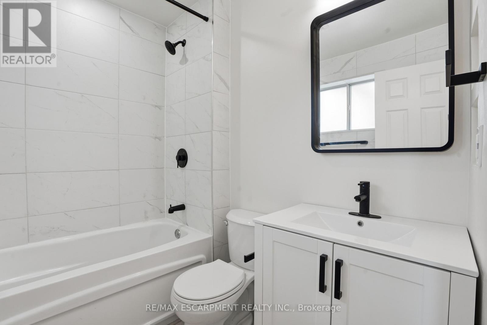 1049 Glencairn Avenue, Toronto, Ontario  M6B 2B1 - Photo 11 - W13083808
