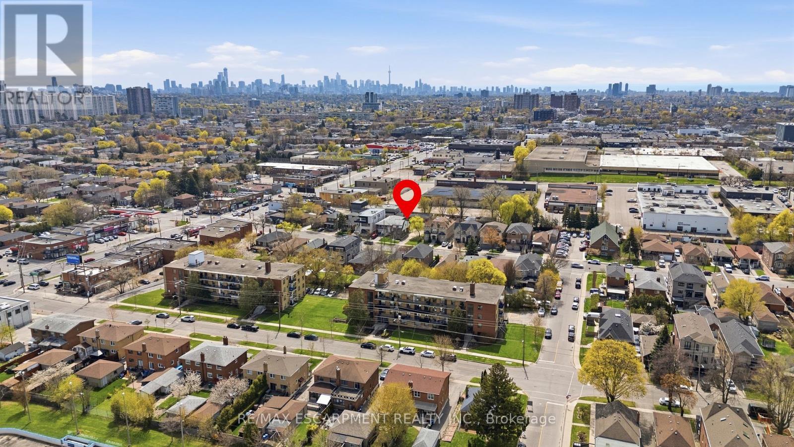 1049 Glencairn Avenue, Toronto, Ontario  M6B 2B1 - Photo 28 - W13083808