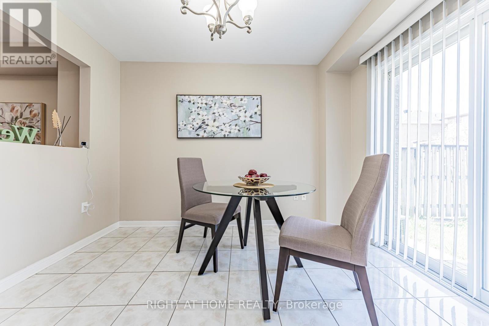 604 Summer Park Crescent, Mississauga, Ontario  L5B 4E9 - Photo 12 - W13083830