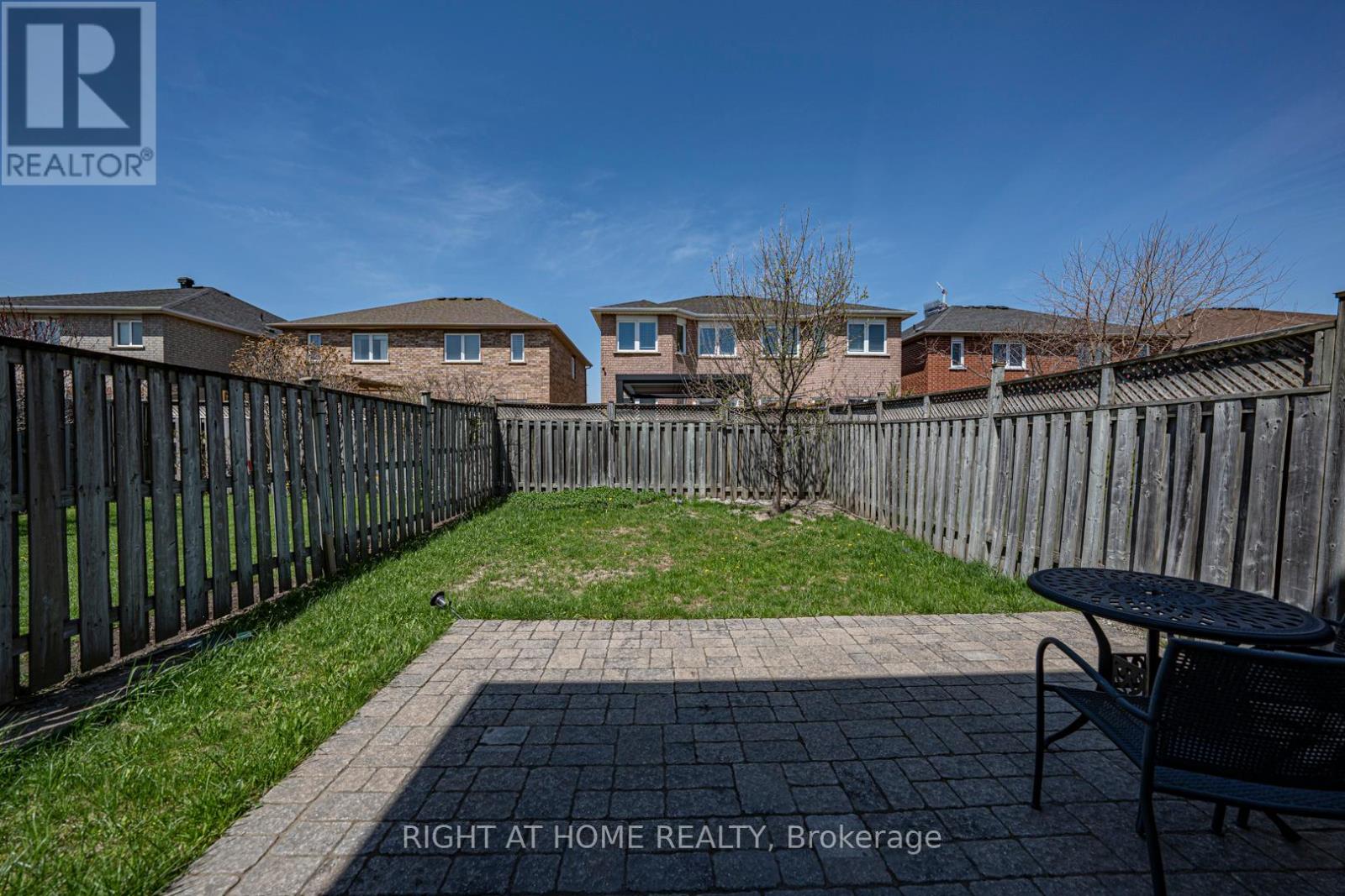 604 Summer Park Crescent, Mississauga, Ontario  L5B 4E9 - Photo 4 - W13083830
