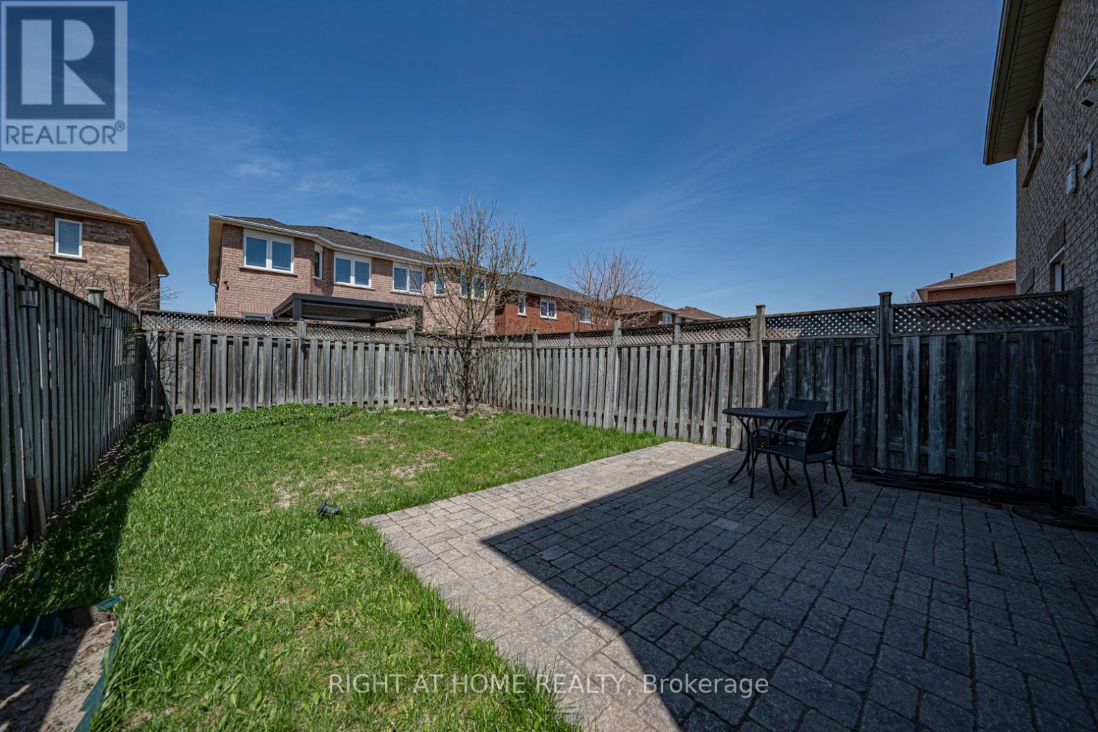 604 Summer Park Crescent, Mississauga, Ontario  L5B 4E9 - Photo 5 - W13083830