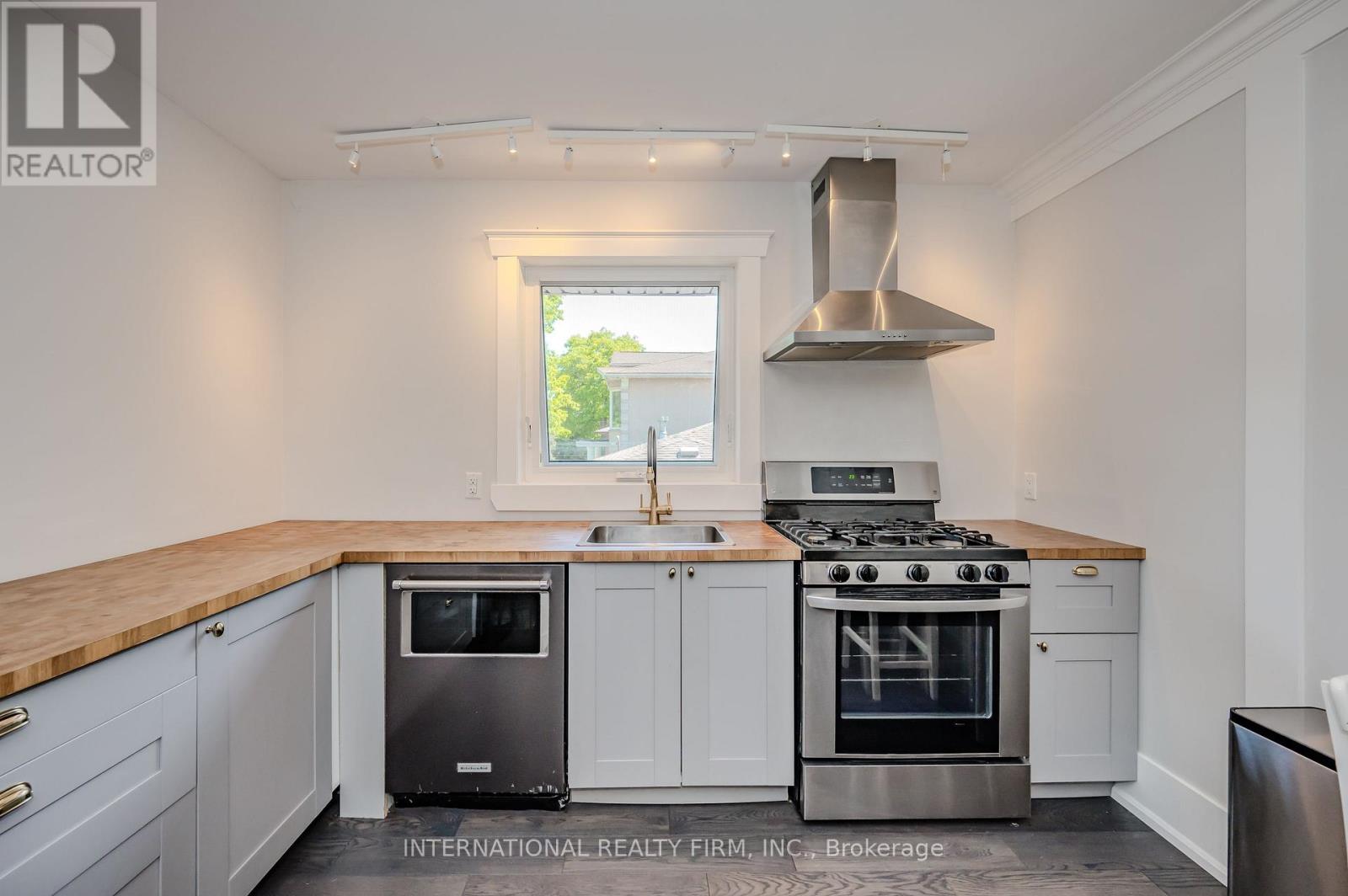 76 Thirty Fifth Street, Toronto, Ontario  M8W 3K4 - Photo 20 - W13083836