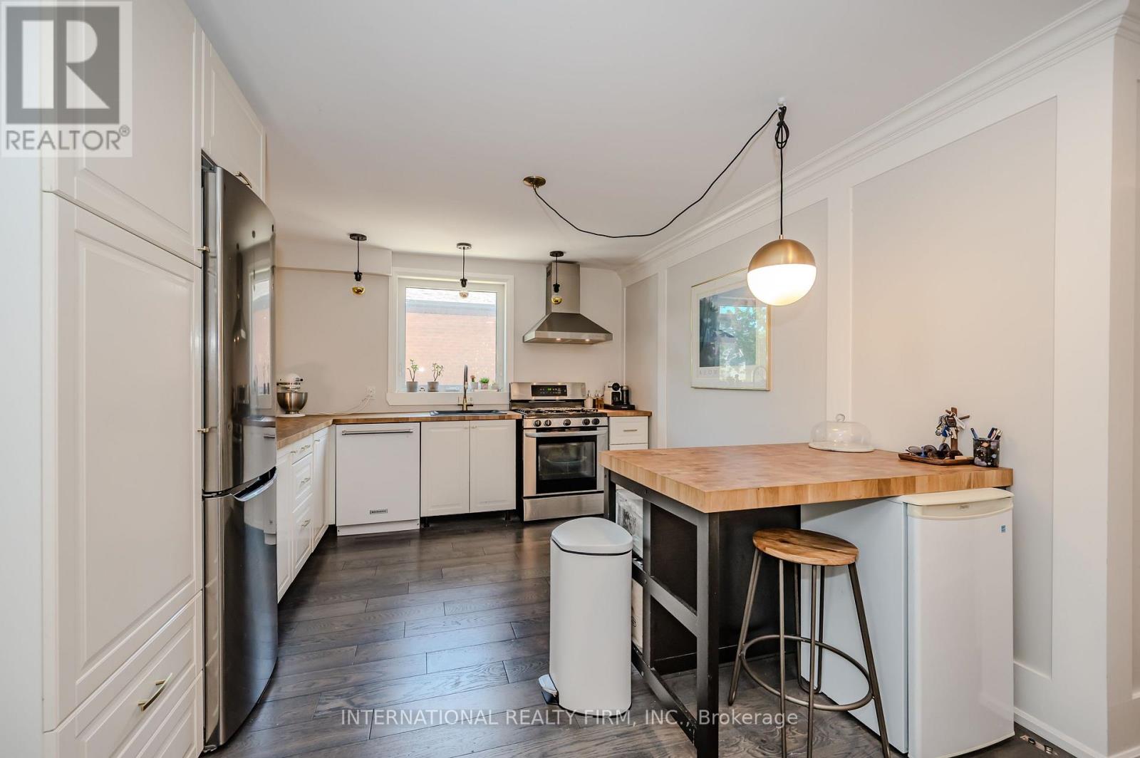 76 Thirty Fifth Street, Toronto, Ontario  M8W 3K4 - Photo 5 - W13083836