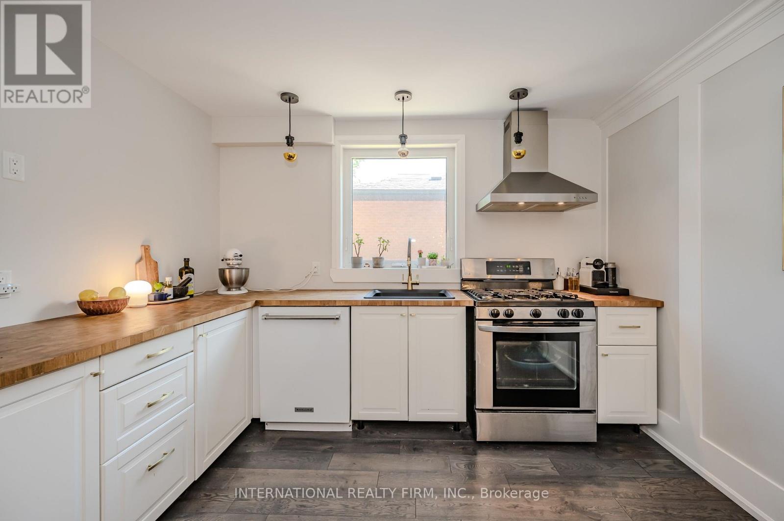 76 Thirty Fifth Street, Toronto, Ontario  M8W 3K4 - Photo 6 - W13083836