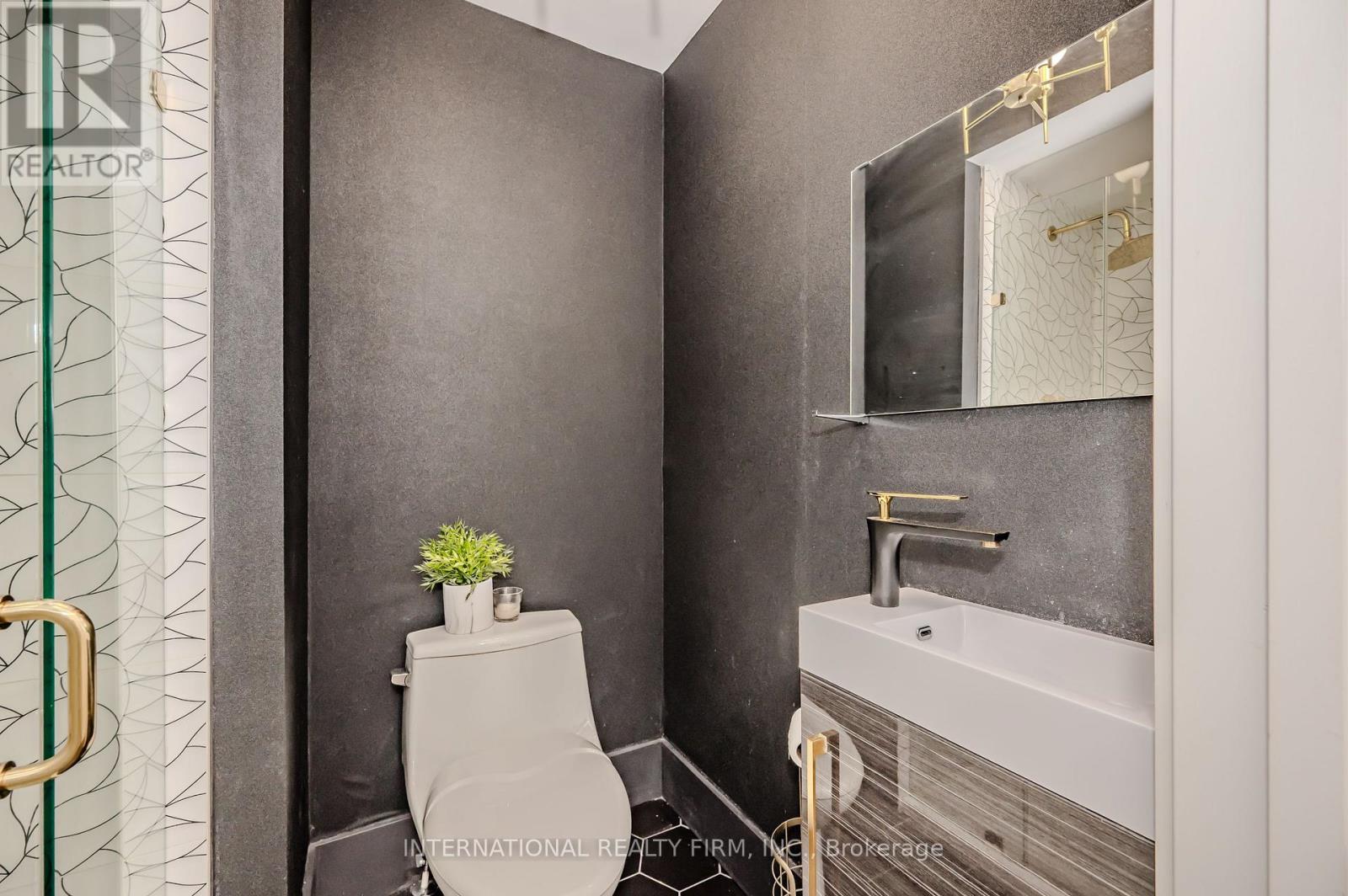76 Thirty Fifth Street, Toronto, Ontario  M8W 3K4 - Photo 8 - W13083836