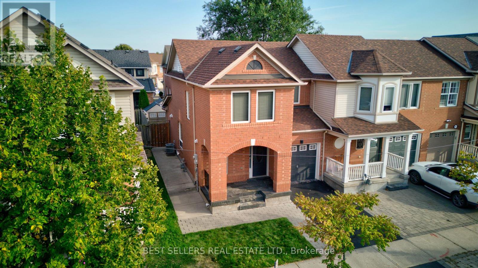 643 Porter Way, Milton, Ontario  L9T 5W2 - Photo 2 - W13083912