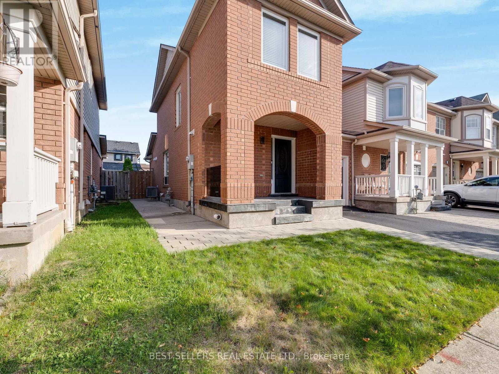 643 Porter Way, Milton, Ontario  L9T 5W2 - Photo 4 - W13083912