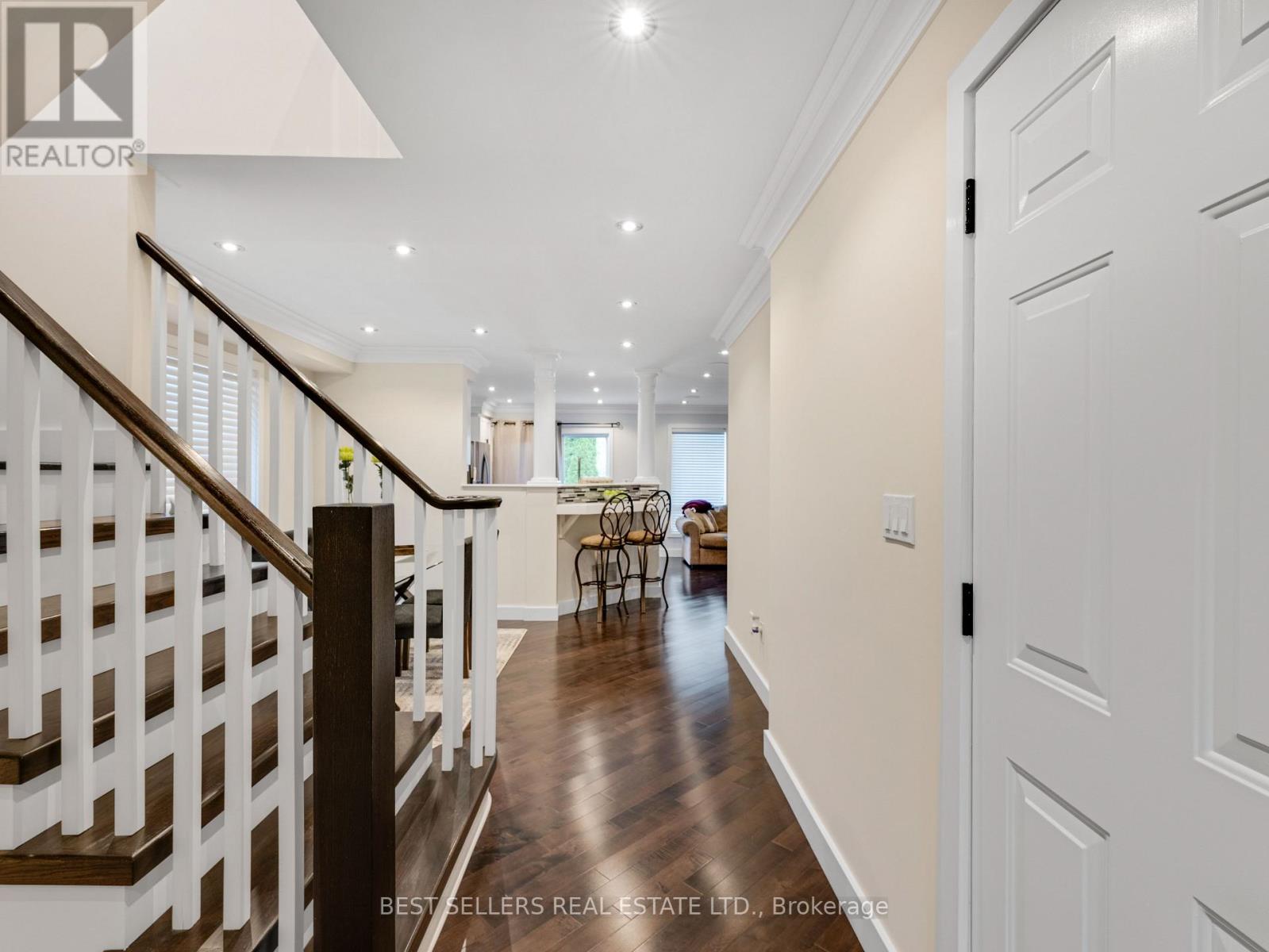 643 Porter Way, Milton, Ontario  L9T 5W2 - Photo 5 - W13083912