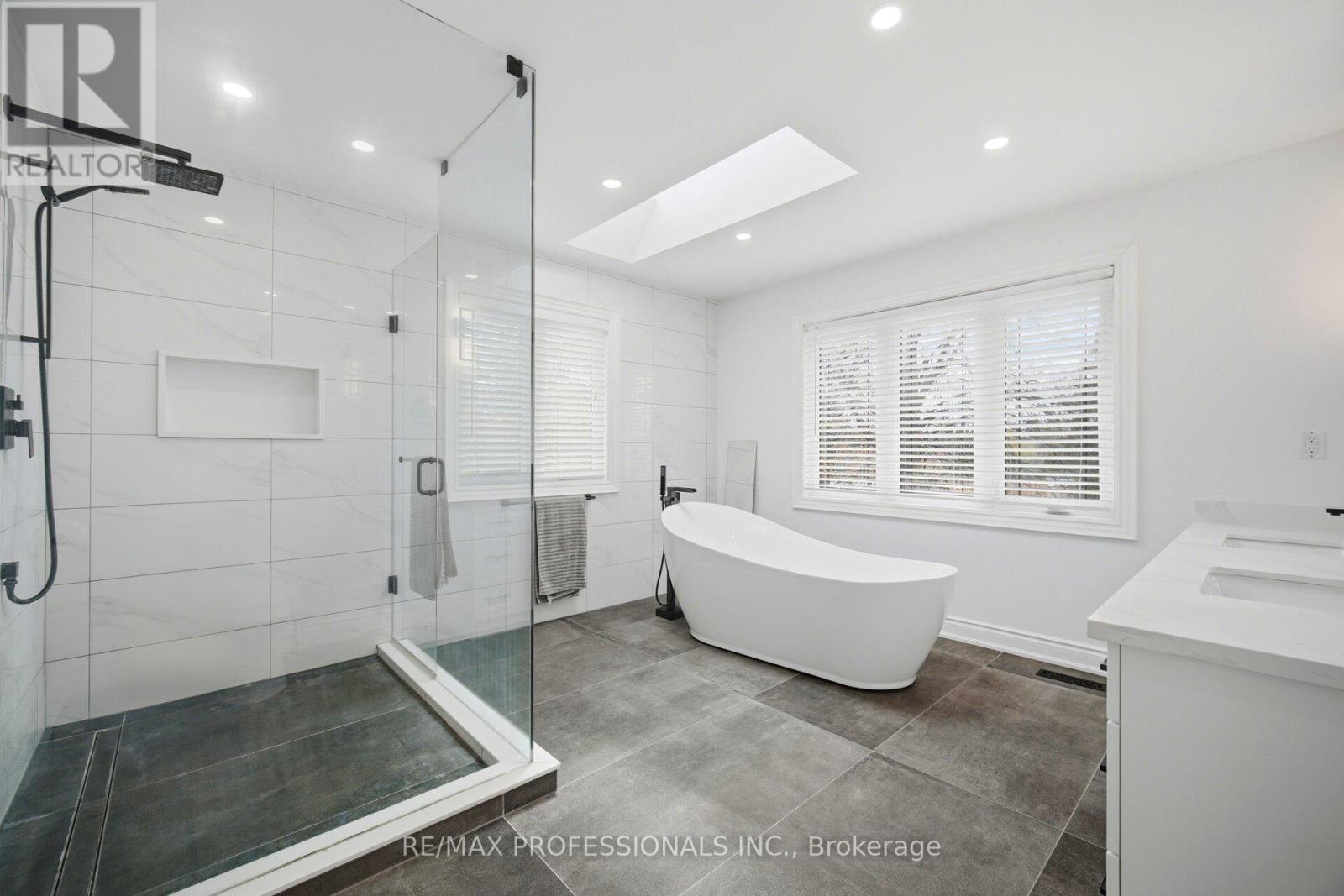 2 Enchangted Court, Brampton, Ontario  L6Z 3M9 - Photo 27 - W13083934
