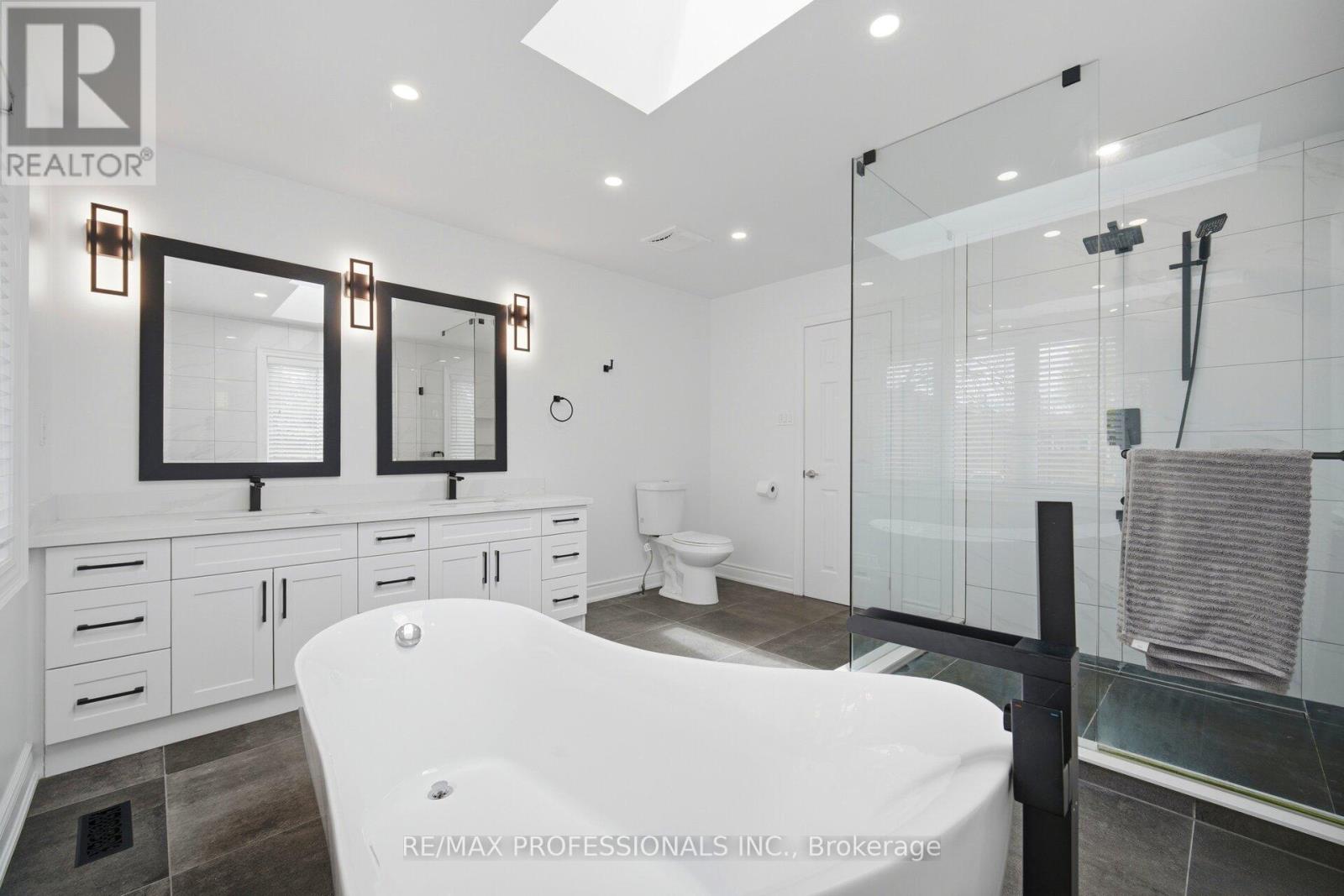 2 Enchangted Court, Brampton, Ontario  L6Z 3M9 - Photo 28 - W13083934