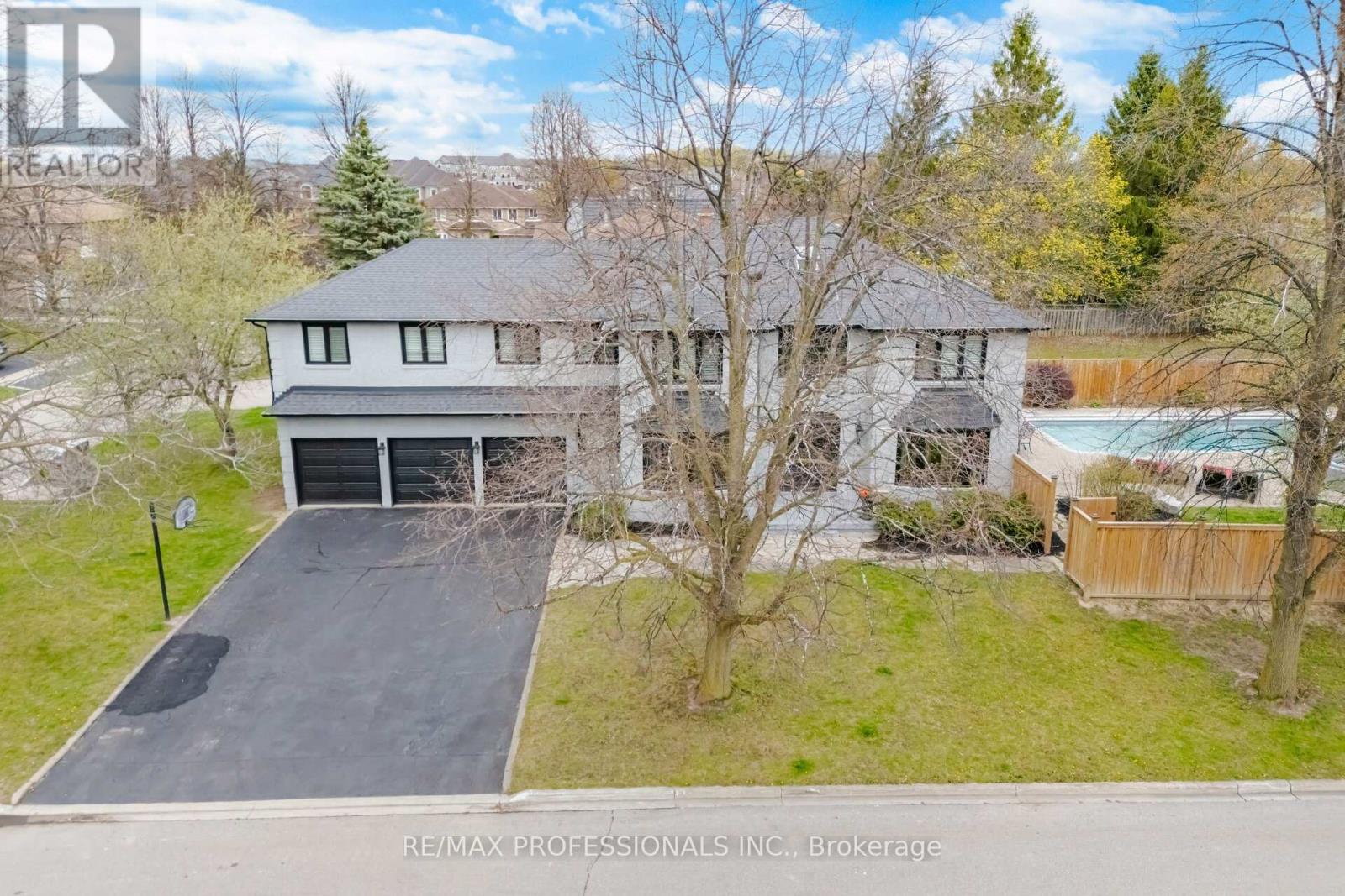 2 Enchangted Court, Brampton, Ontario  L6Z 3M9 - Photo 3 - W13083934