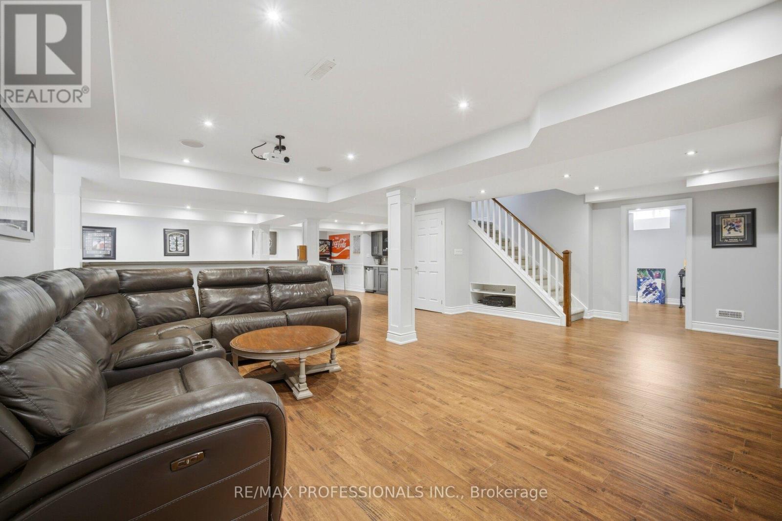 2 Enchangted Court, Brampton, Ontario  L6Z 3M9 - Photo 38 - W13083934