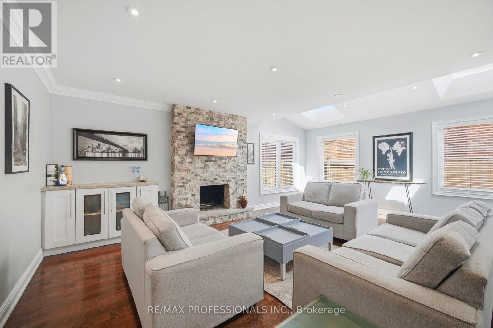2 Enchangted Court, Brampton, Ontario  L6Z 3M9 - Photo 9 - W13083934