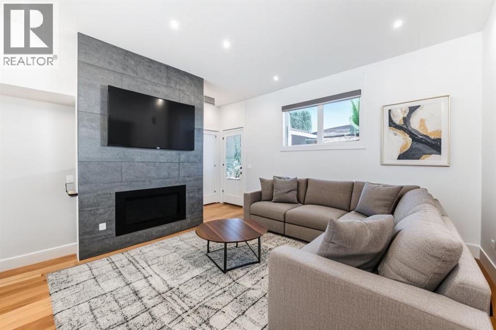 3704 28 Avenue SW, Calgary, Alberta  T3E 2Z9 - Photo 4 - A2306698