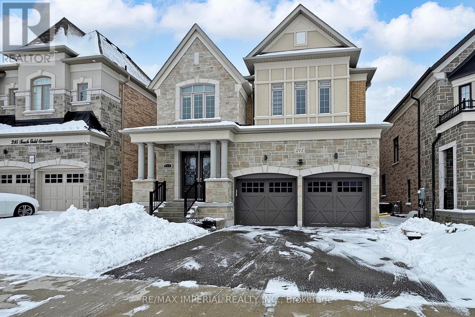 211 TOUCH GOLD CRESCENT, Aurora, Ontario