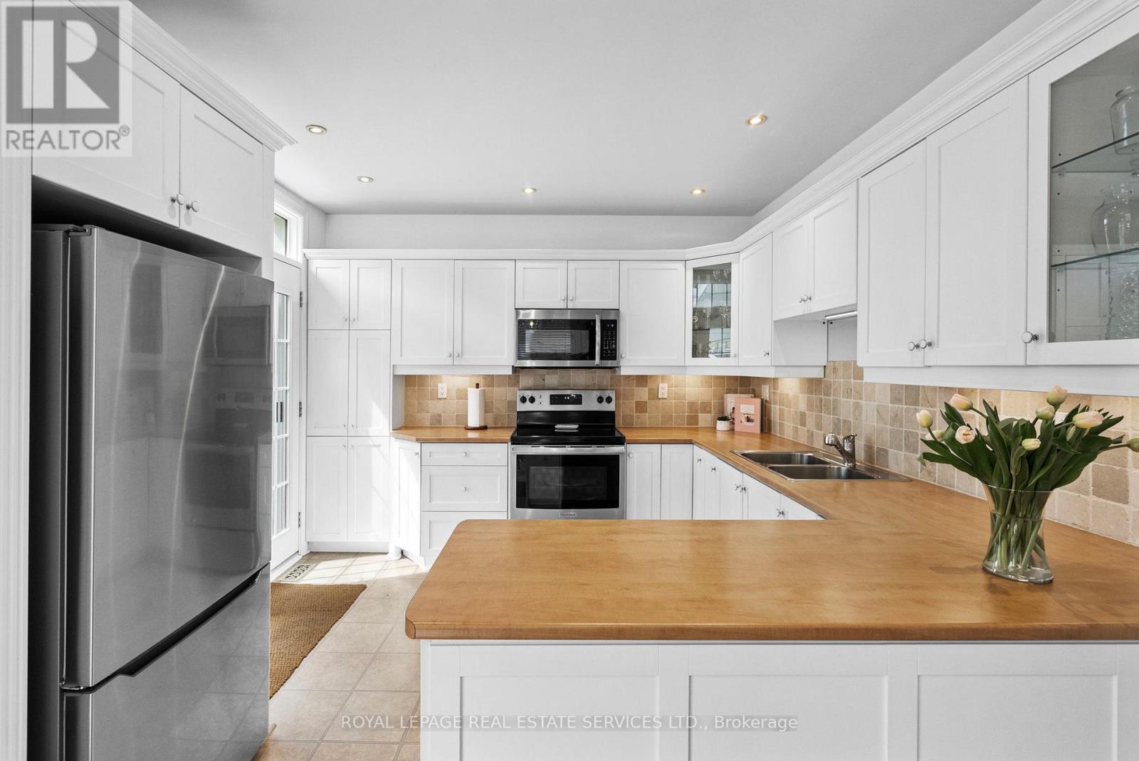 70 Third Street, Toronto, Ontario  M8V 2X9 - Photo 3 - W13083446