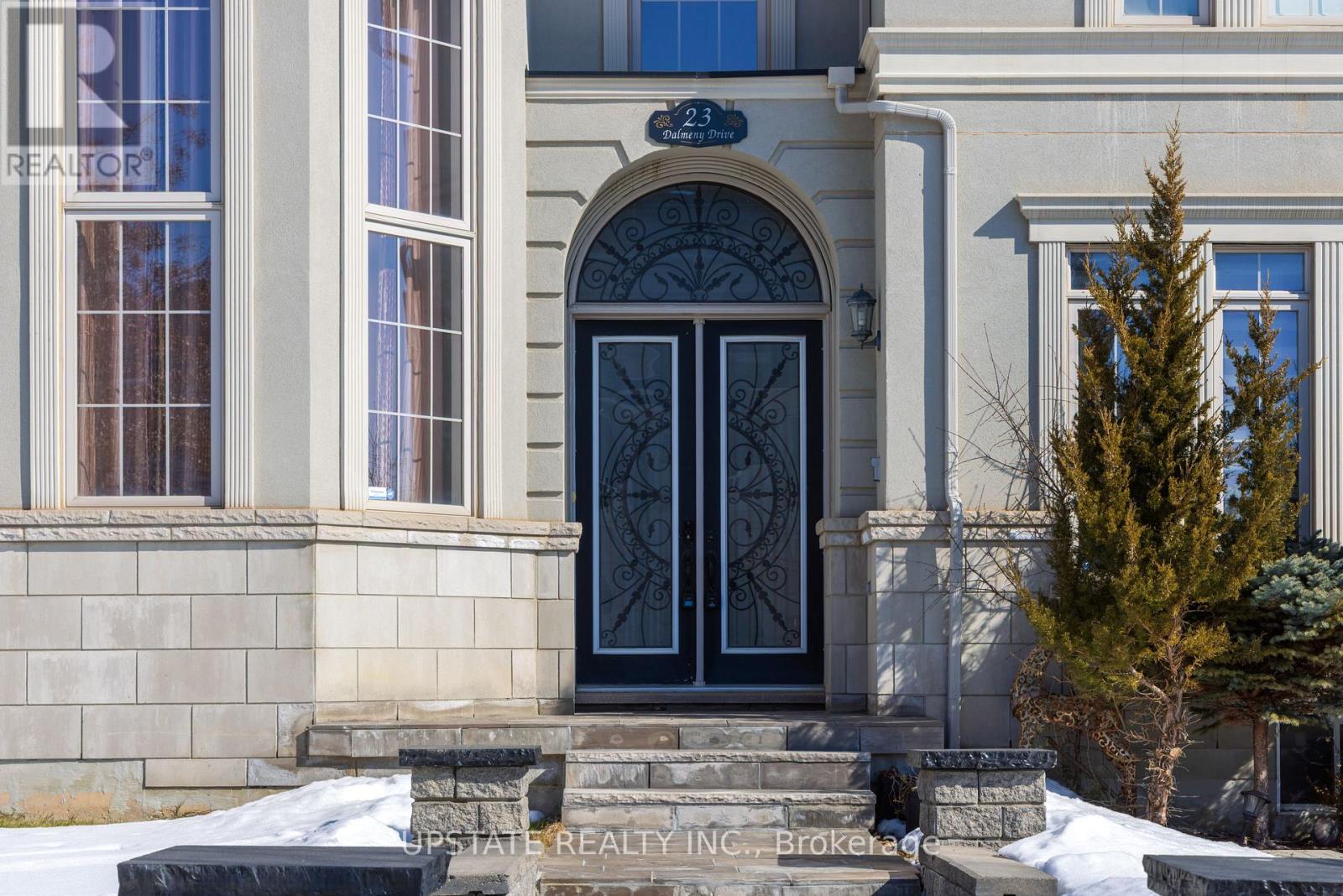 23 Dalmeny Drive, Brampton, Ontario  L6X 0X3 - Photo 3 - W13071674