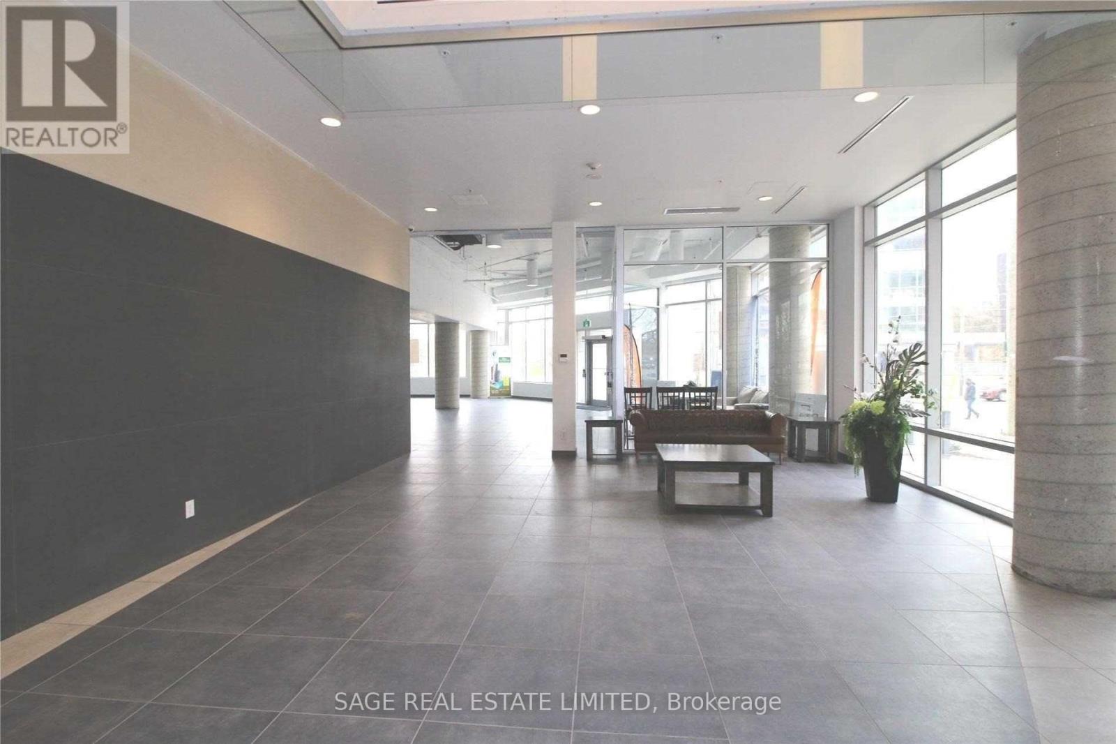 2002 - 158 King Street N, Waterloo, Ontario  N2J 2Y2 - Photo 2 - X13083886
