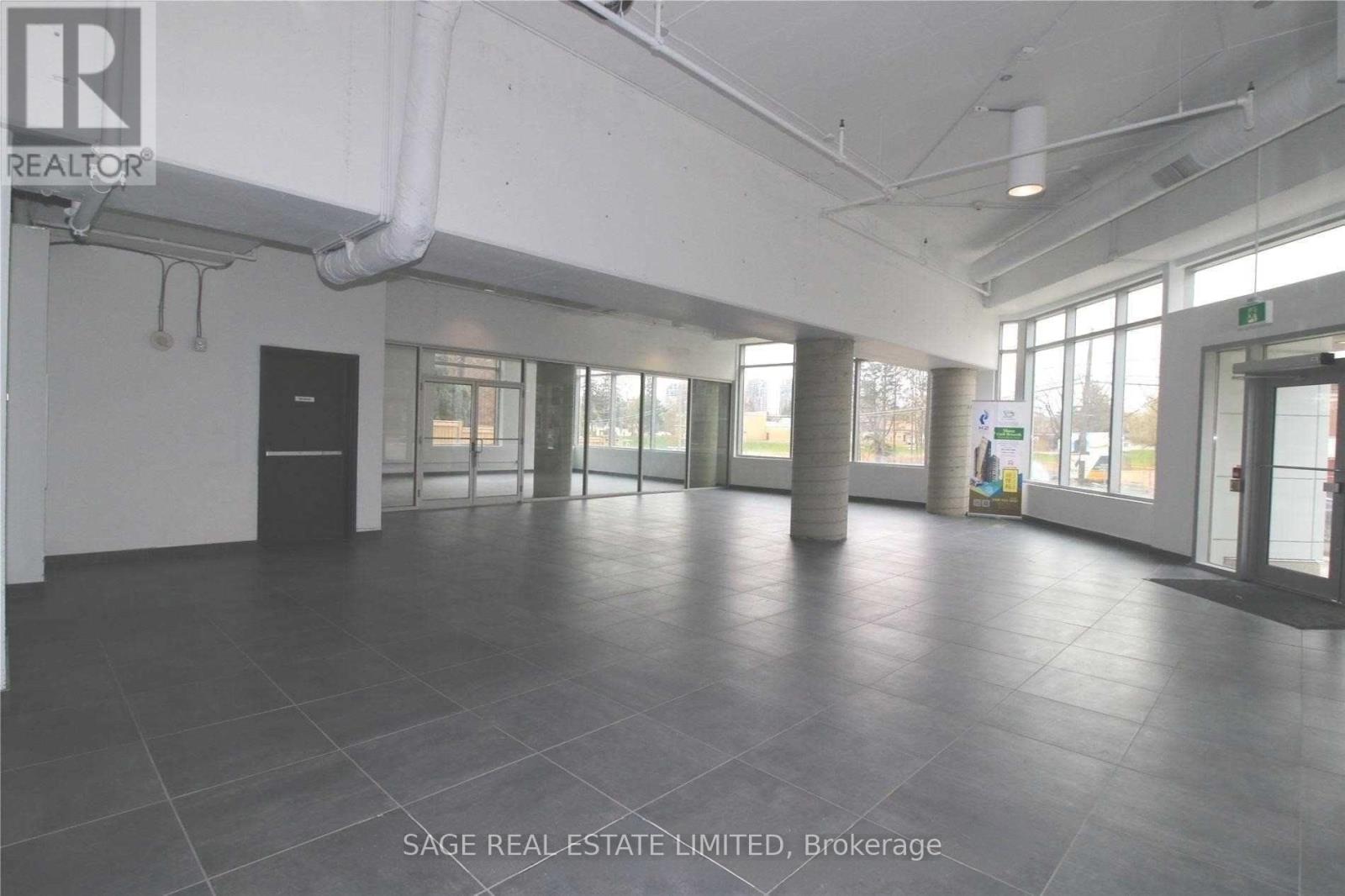 2002 - 158 King Street N, Waterloo, Ontario  N2J 2Y2 - Photo 3 - X13083886