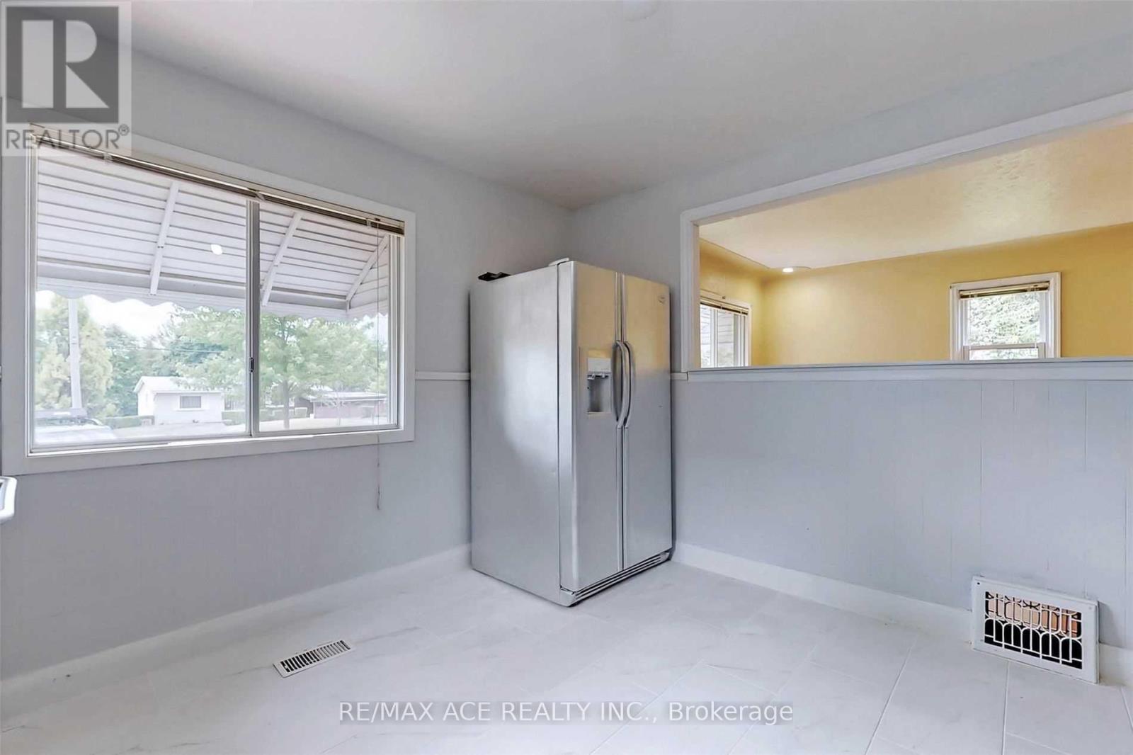 112 Bridge Street W, Waterloo, Ontario  N2K 1K9 - Photo 12 - X13083904
