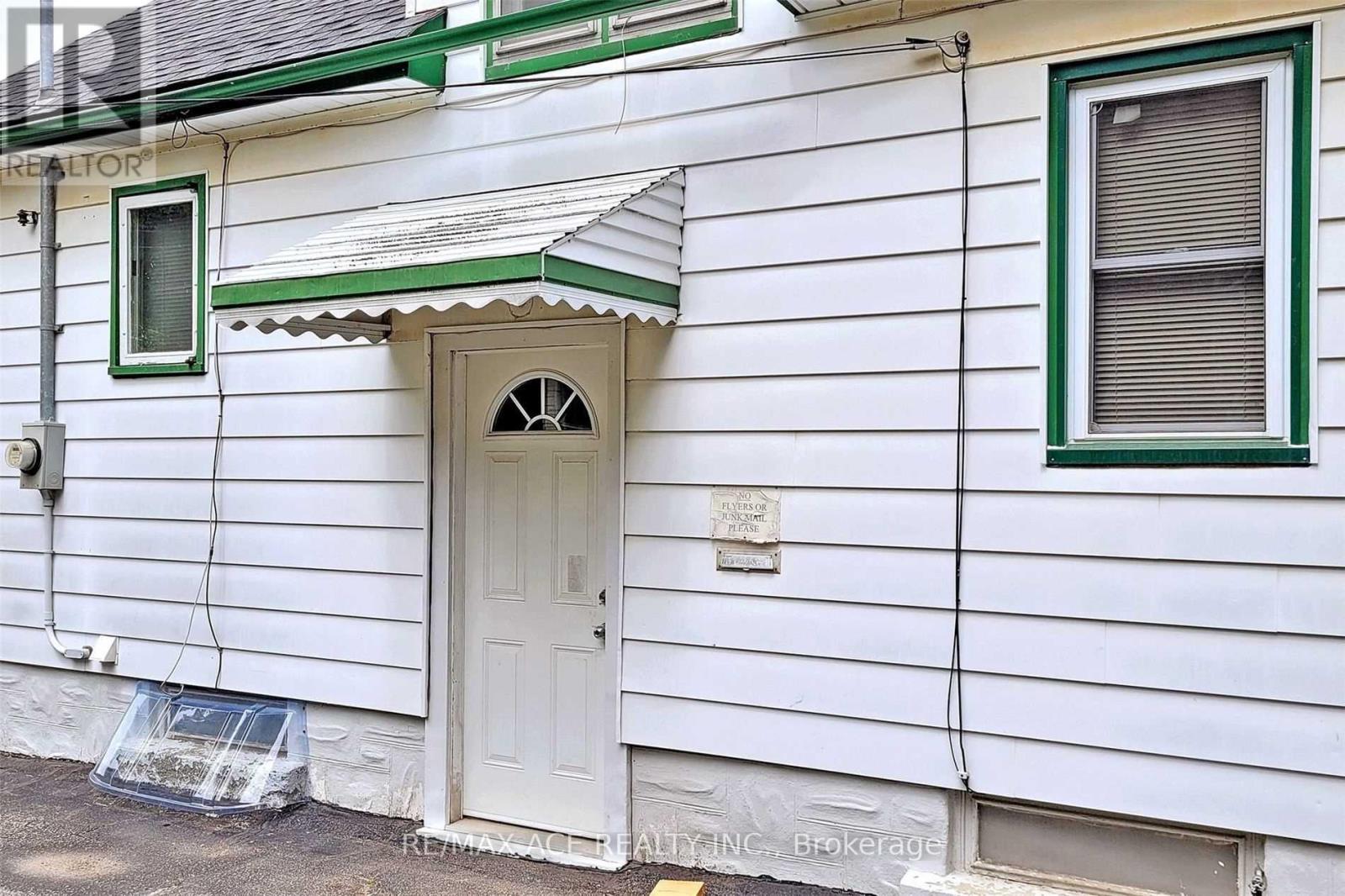 112 Bridge Street W, Waterloo, Ontario  N2K 1K9 - Photo 2 - X13083904