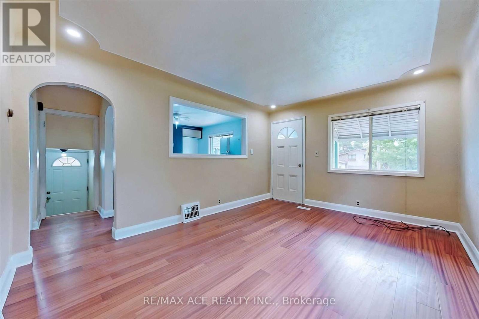 112 Bridge Street W, Waterloo, Ontario  N2K 1K9 - Photo 5 - X13083904