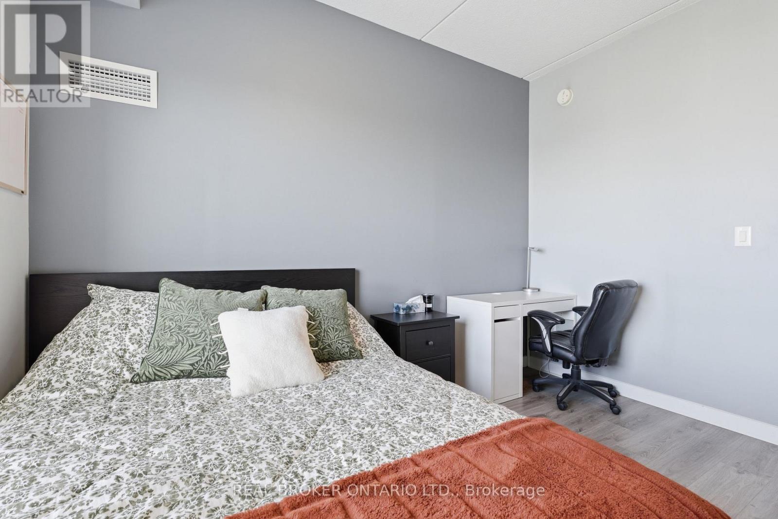 1905 - 318 Spruce Street, Waterloo, Ontario  N2L 0E9 - Photo 17 - X13083954
