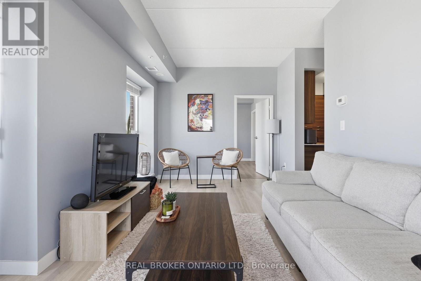 1905 - 318 Spruce Street, Waterloo, Ontario  N2L 0E9 - Photo 2 - X13083954