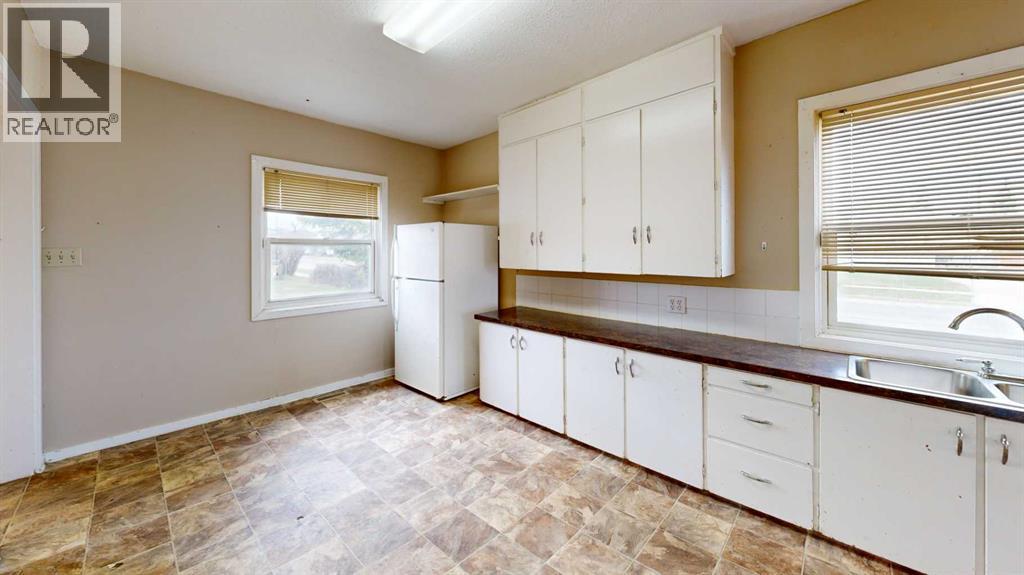 4903 53 Avenue, Whitecourt, Alberta  T7S 1A2 - Photo 2 - A2307985