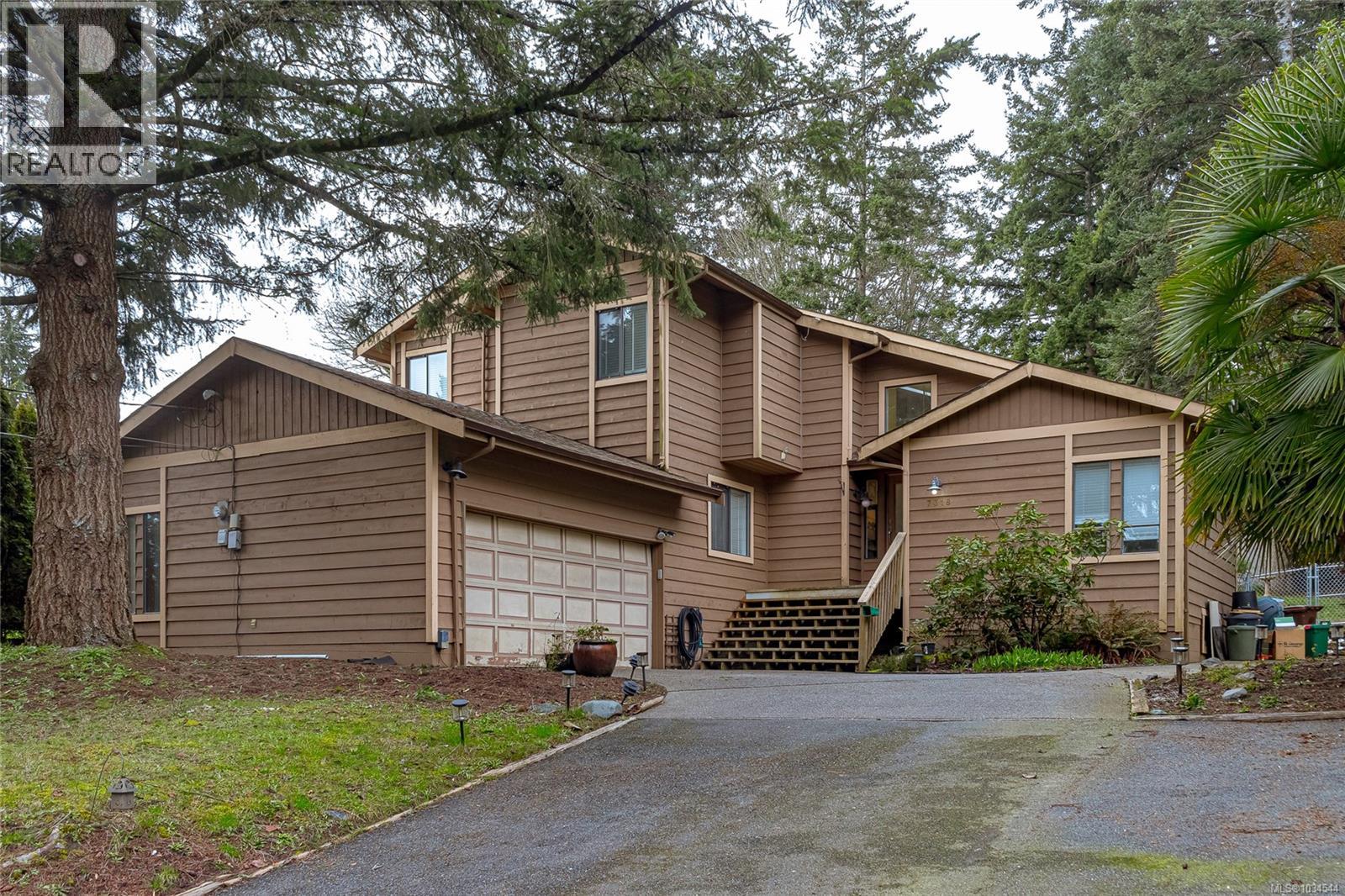 7318 Veyaness Rd, Central Saanich, British Columbia