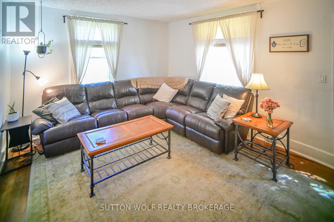 26 Arthur Street, Strathroy-Caradoc, Ontario  N7G 2H1 - Photo 3 - X13084130