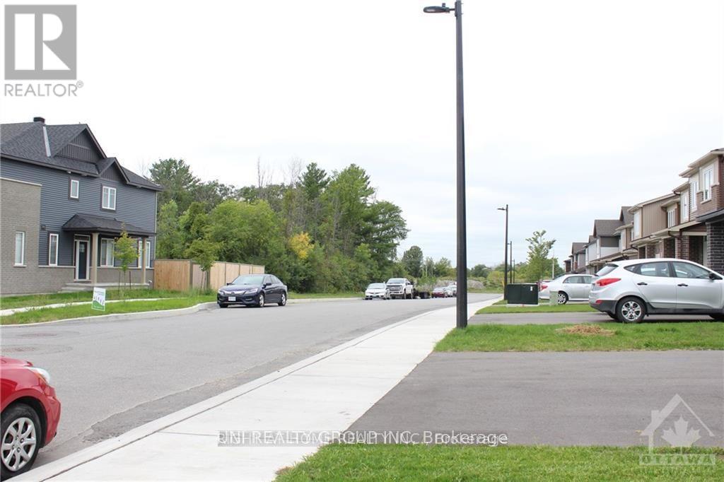 151 Bending Way, Ottawa, Ontario  K2J 6N9 - Photo 3 - X13084156