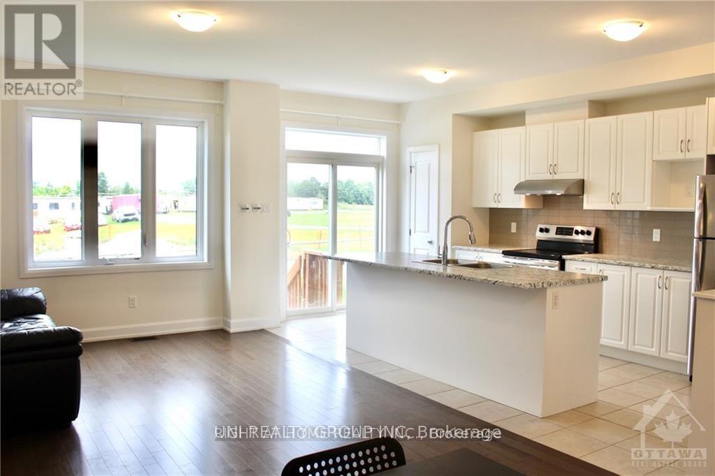 151 Bending Way, Ottawa, Ontario  K2J 6N9 - Photo 4 - X13084156