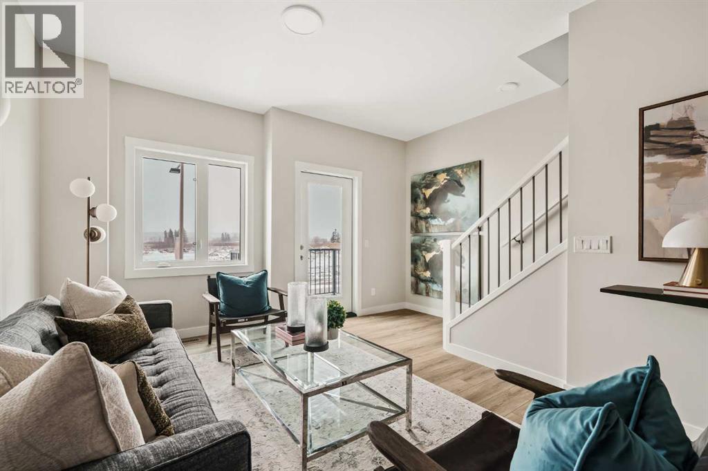 26 Rowmont Heath Nw, Calgary, Alberta  T3L 0M2 - Photo 6 - A2307457