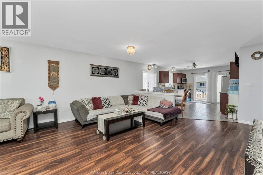 2558 Gatwick, Windsor, Ontario  N8P 1Y8 - Photo 11 - 26010003