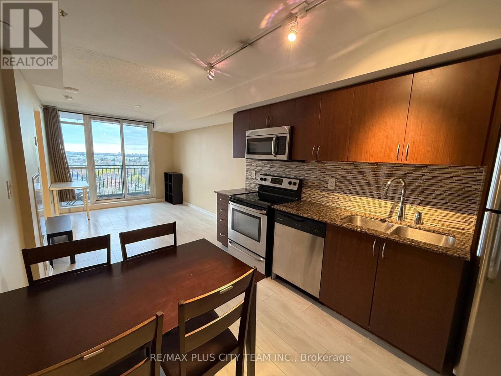1421 - 800 Lawrence Avenue W, Toronto, Ontario  M6A 0B1 - Photo 7 - W12897464