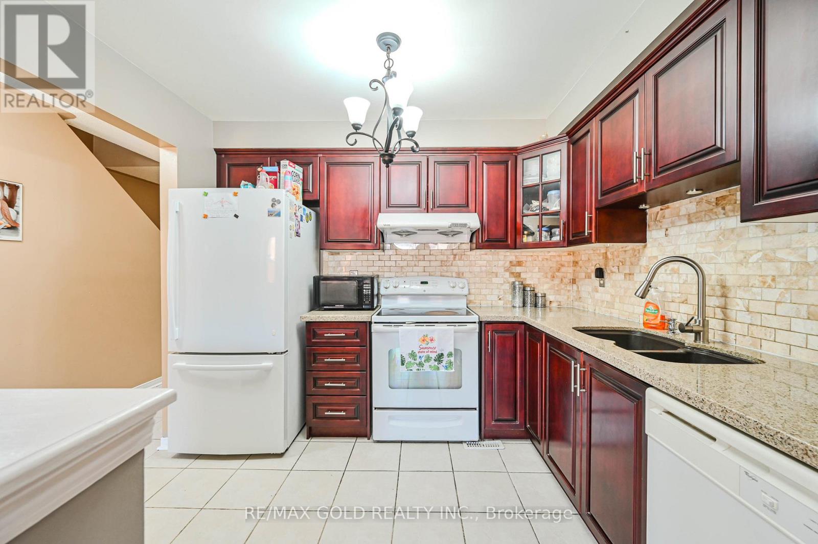 94 Lake Louise Drive, Brampton, Ontario  L6X 4Y6 - Photo 12 - W13064492