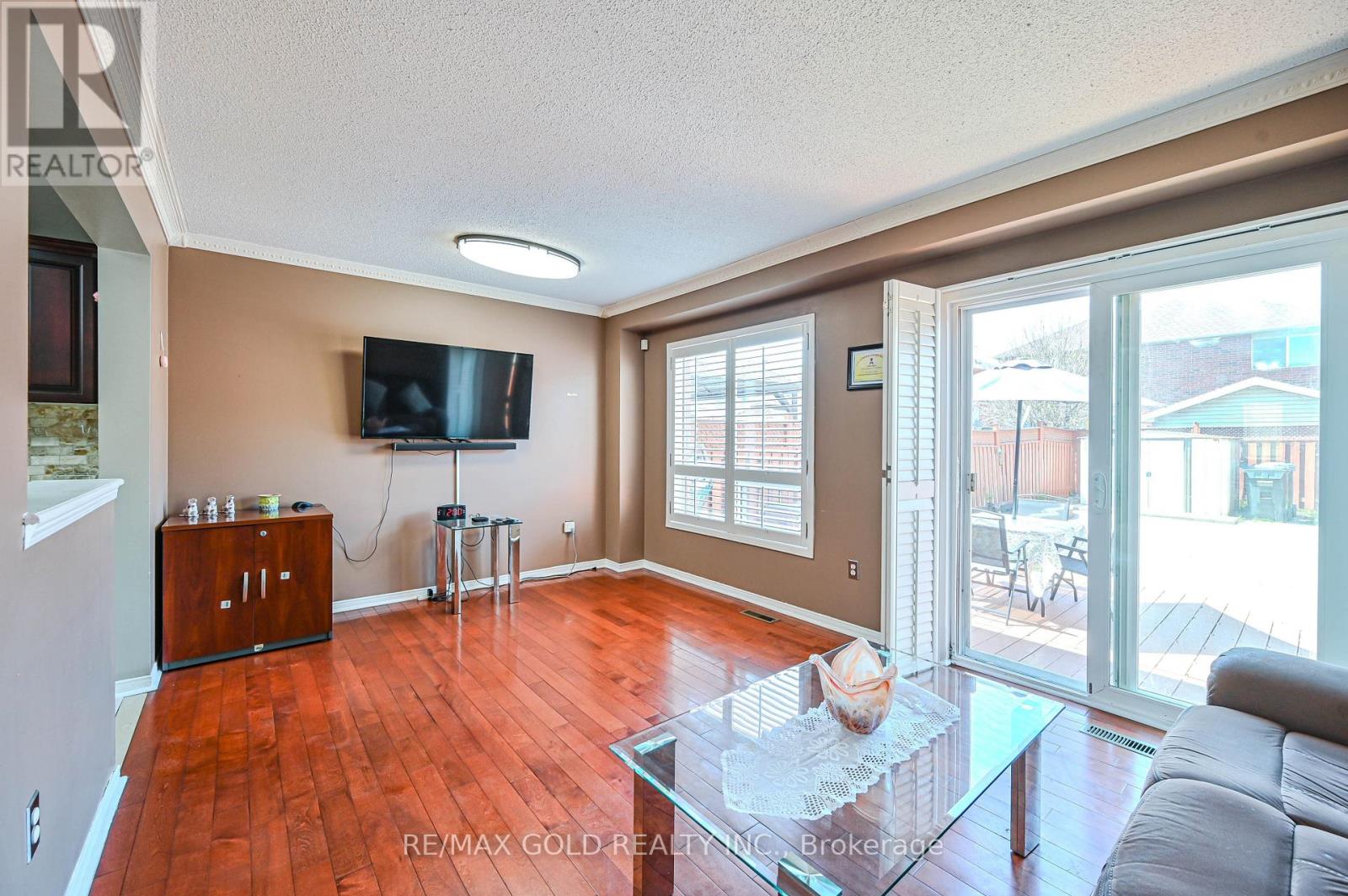 94 Lake Louise Drive, Brampton, Ontario  L6X 4Y6 - Photo 14 - W13064492